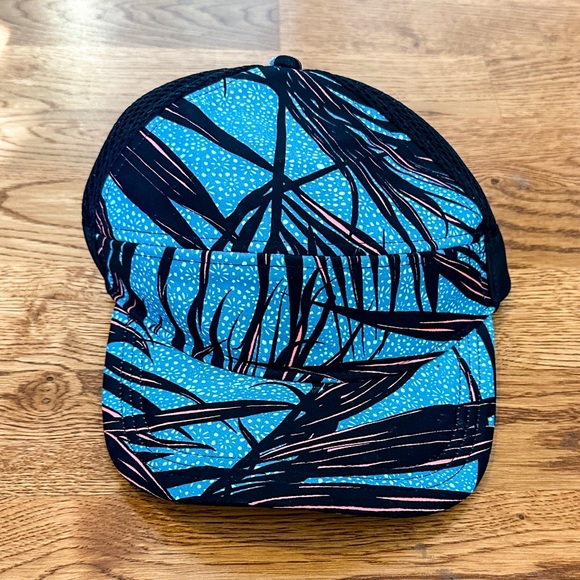 Lululemon🍋 Dash & Splash Swim Hat - Picture 4 of 8
